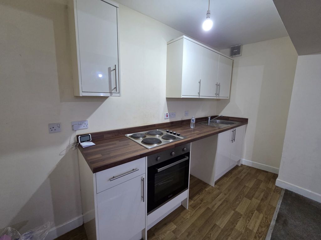 Property photo 3 of 8 Gallery