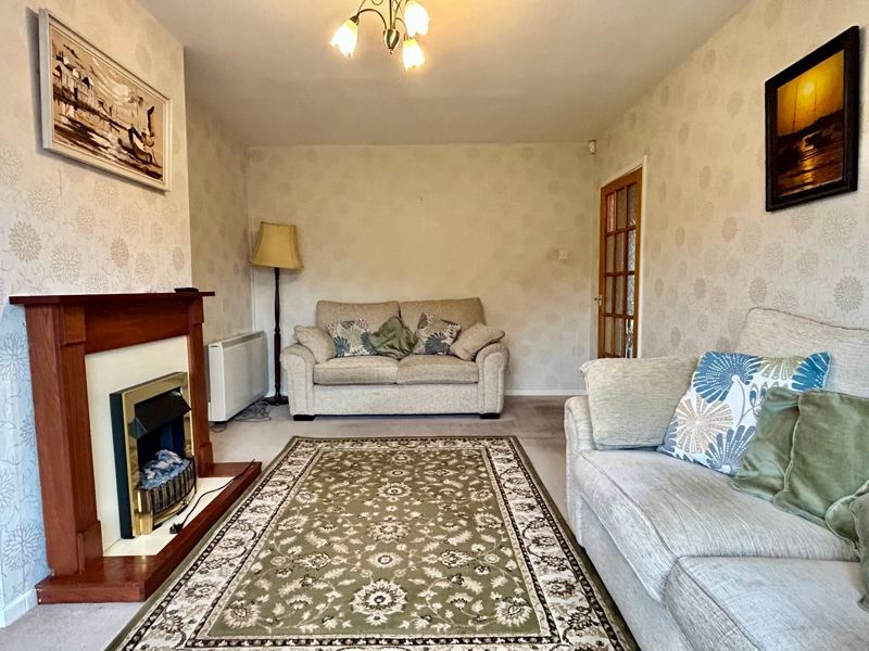 Property photo 3 of 11 Lounge/Diner