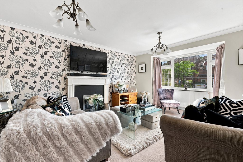 Property photo 2 of 18 Picture No. 15