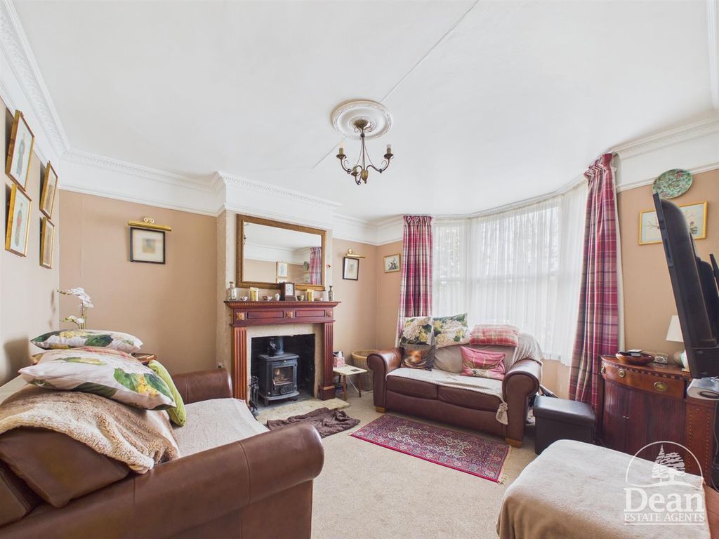 Property photo 2 of 28
