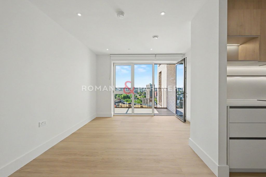 Property photo 3 of 34