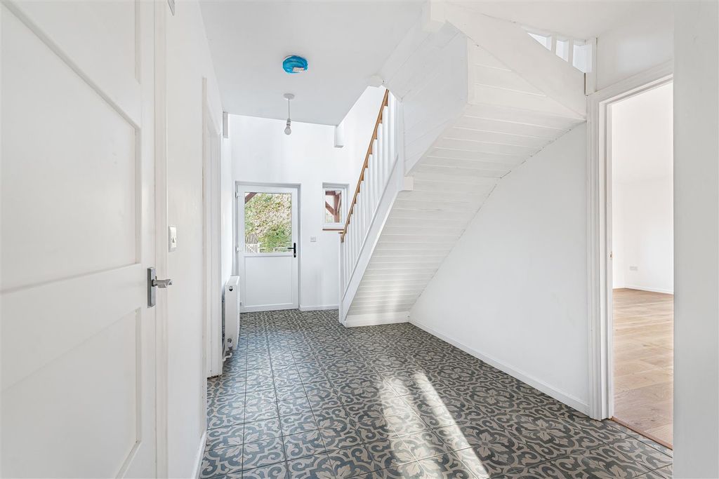 Property photo 3 of 26 33_70277.Jpg