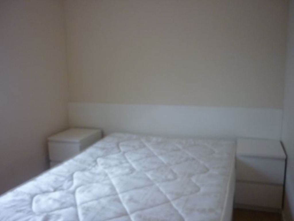Property photo 2 of 4 A Simple Double Bedroom Featuring A Clean Mattress...