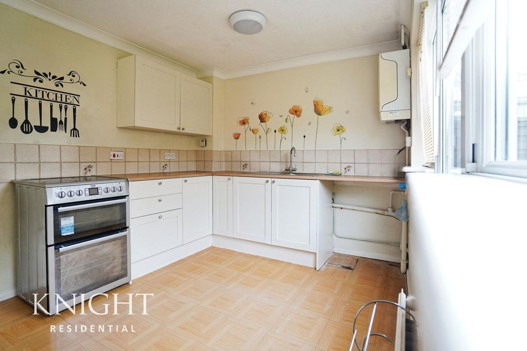 Property photo 3 of 13