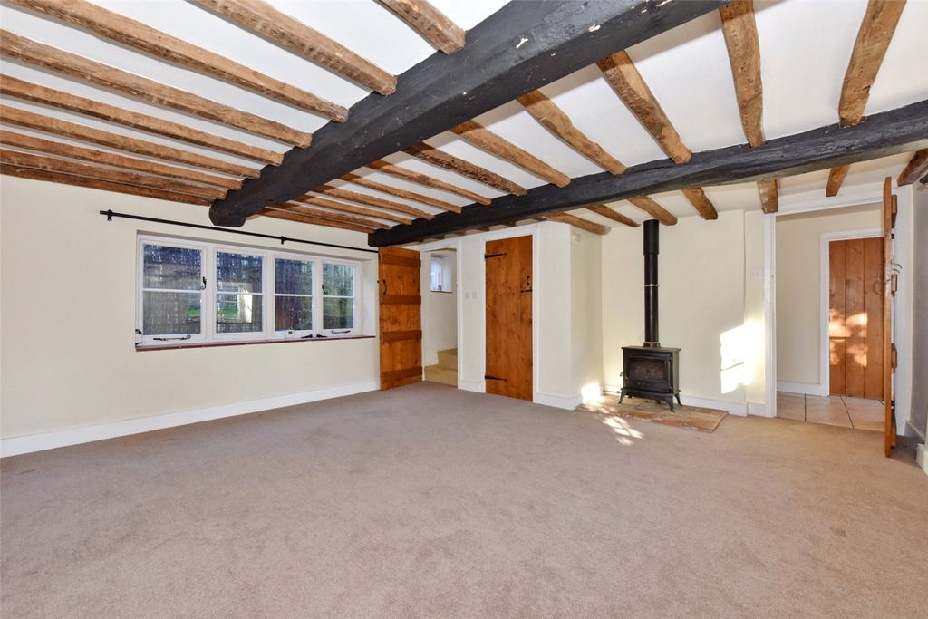 Property photo 2 of 10 Sitting Room