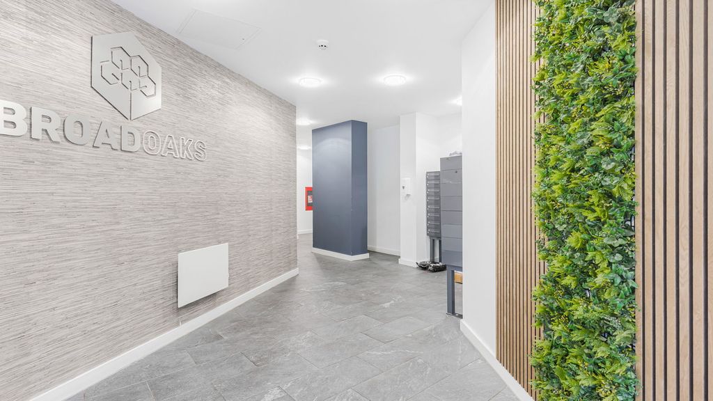 Property photo 2 of 12