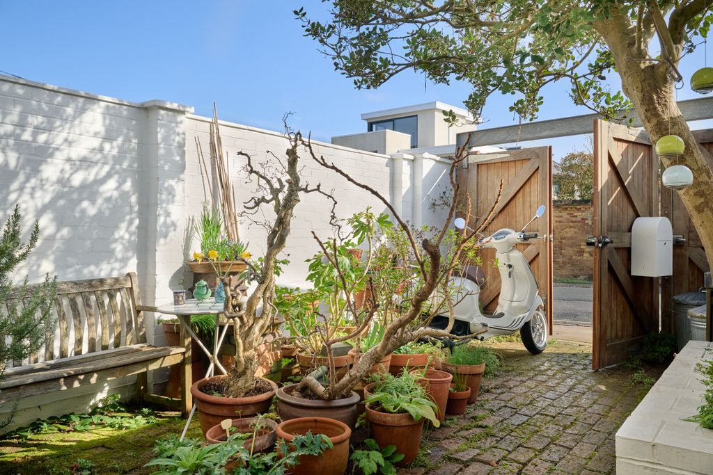 Additional image 12 of 2 bed link detached house for saleKings Road, Richmond TW10