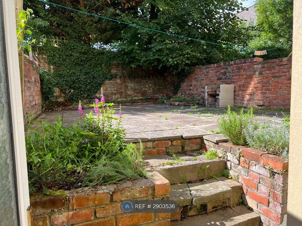 Property photo 2 of 12