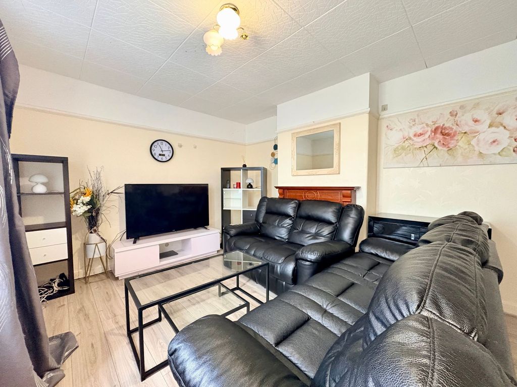 Property photo 2 of 21