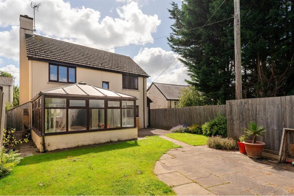 Property photo 2 of 23