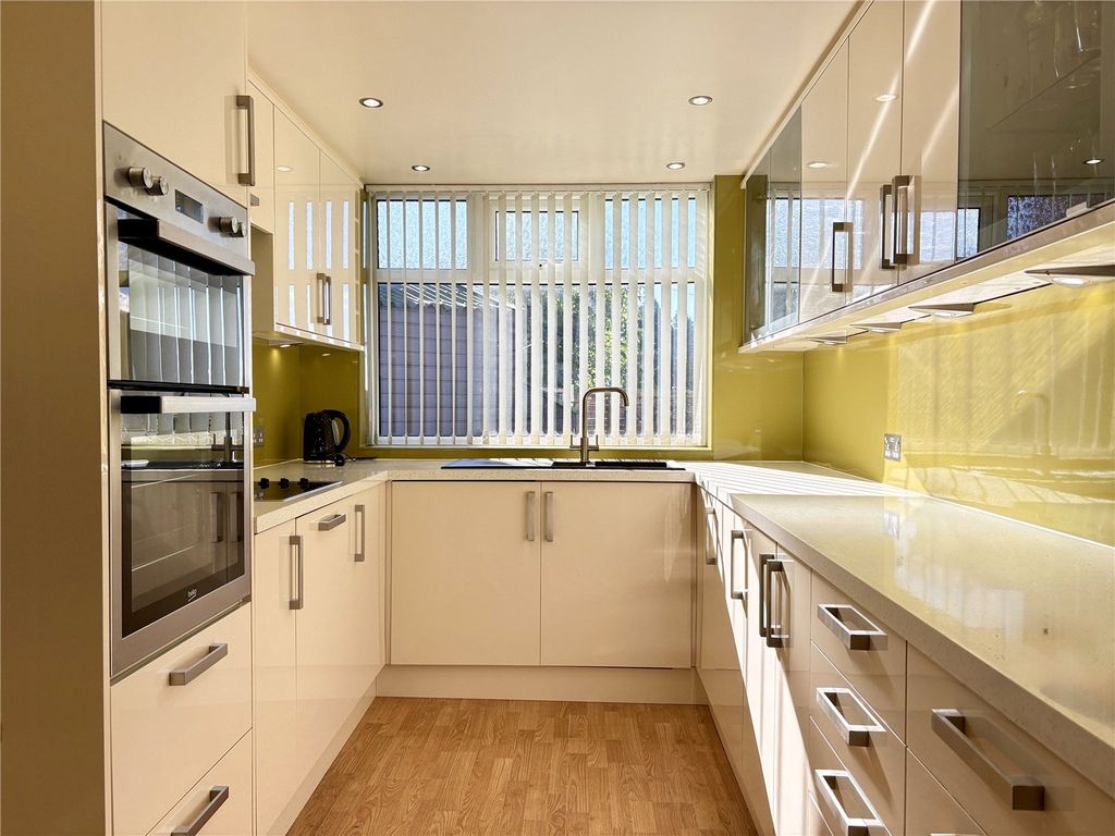 Property photo 2 of 16 Kitchen