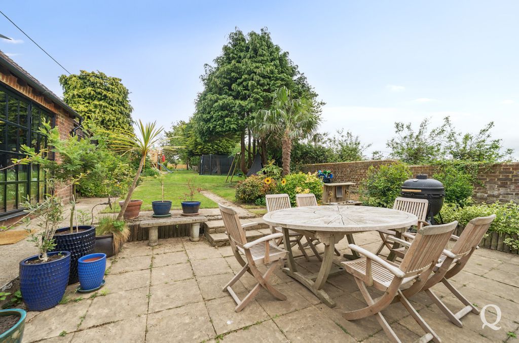 Property photo 3 of 24 7Bd2B167-F10c-4Ec...