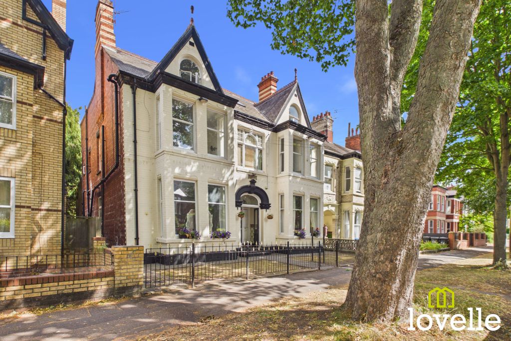 Property photo 2 of 59
