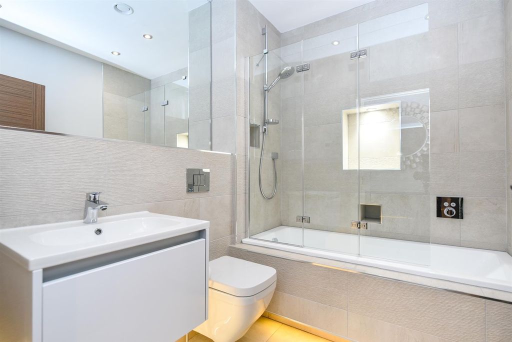 Additional image 11 of 3 bed flat for saleIvy Park Road, Sheffield S10