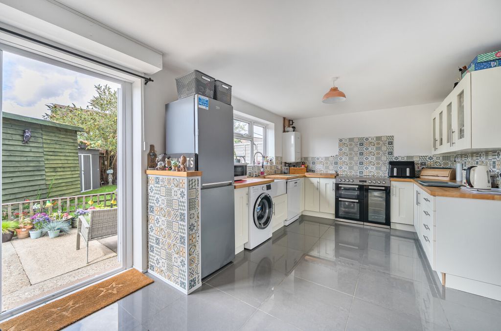 Property photo 2 of 12 1343720-6-68B5952...