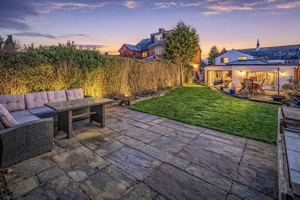 Property photo 3 of 68