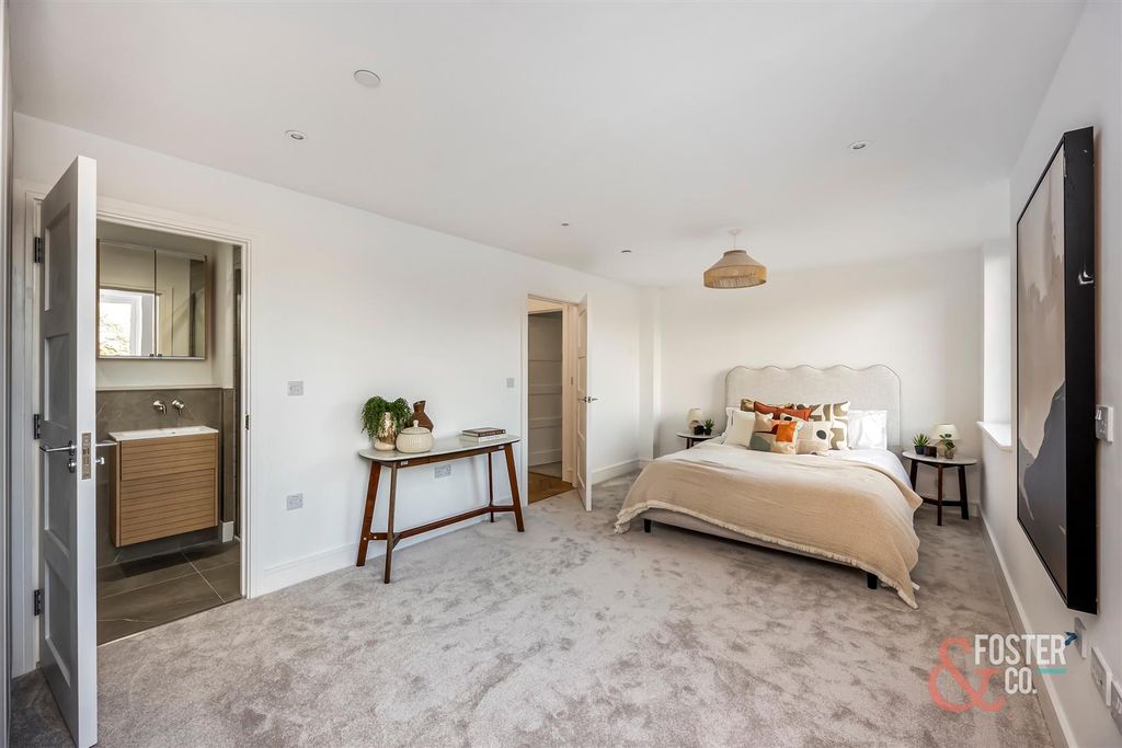 Property photo 2 of 23 Kingsway, Argentum, 239-020.Jpg