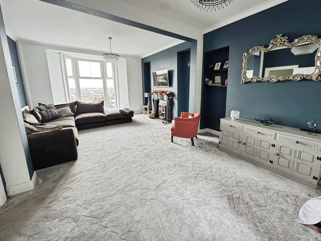 Property photo 3 of 22