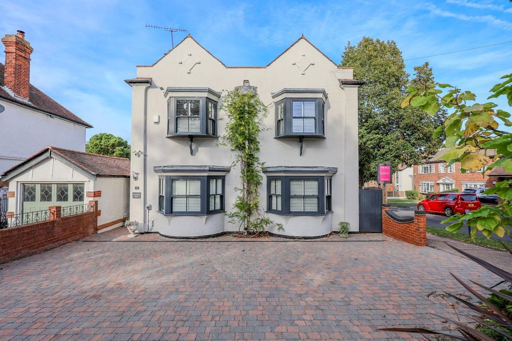 Property photo 1 of 43