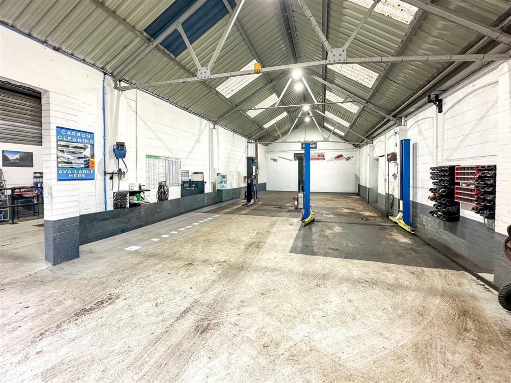 Property photo 2 of 8