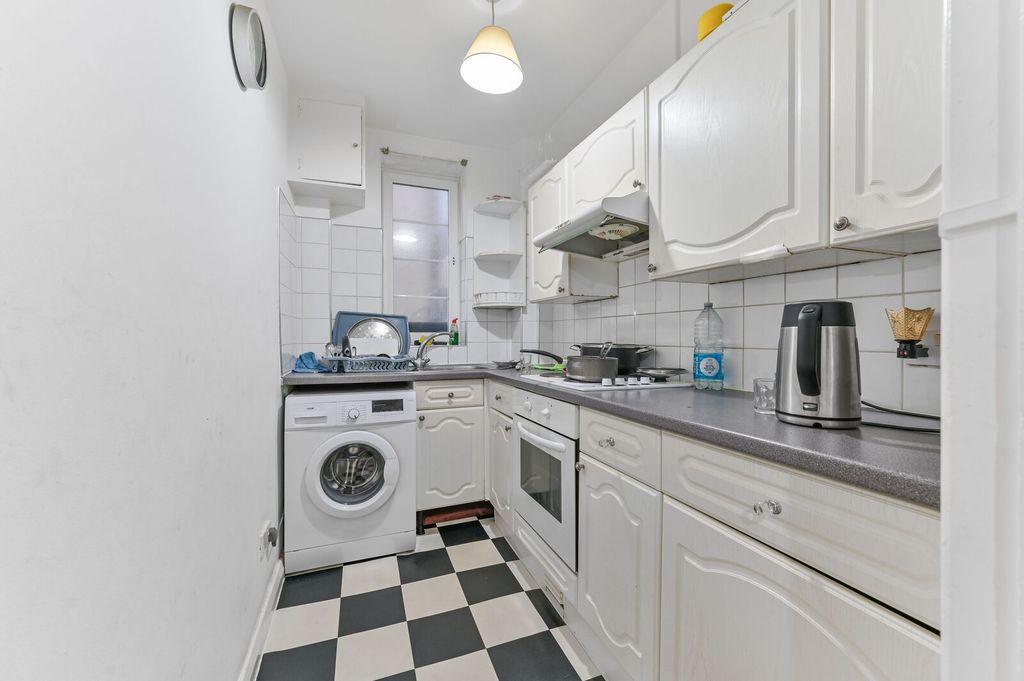 Property photo 3 of 8