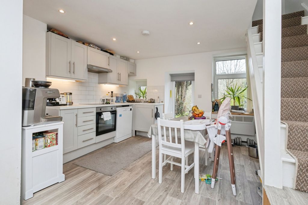 Property photo 1 of 18 Pbox-Img.Jpg