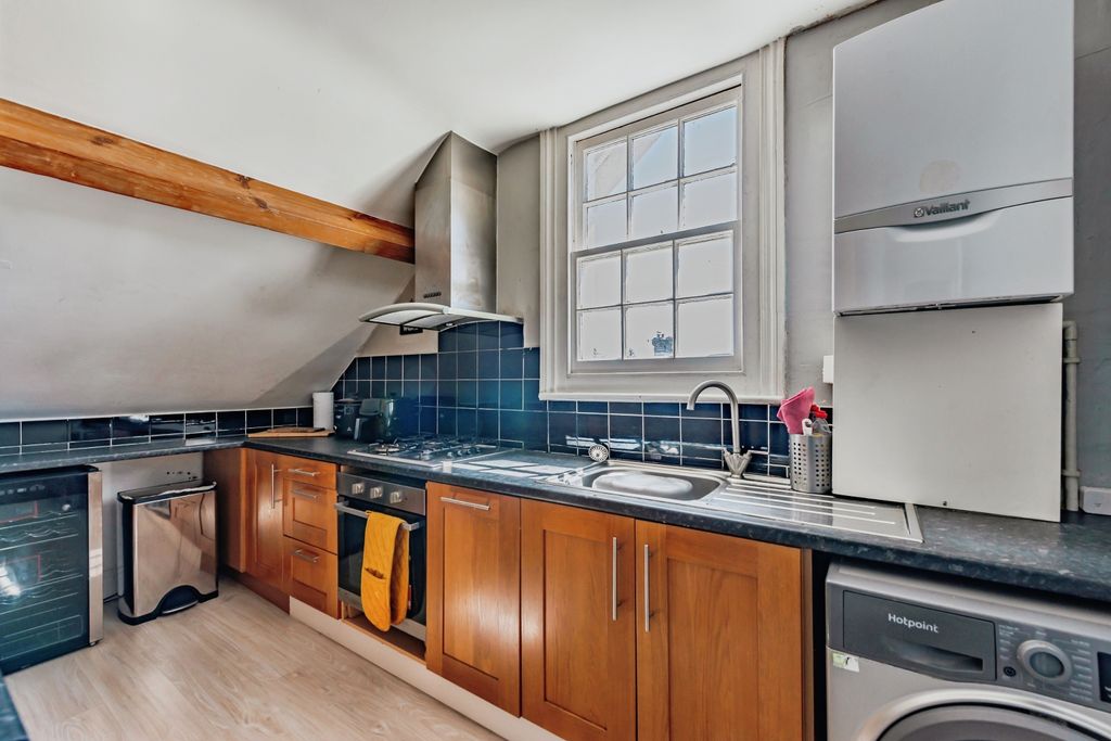 Additional image 10 of 2 bed flat for saleEastbourne Road, Godstone RH9