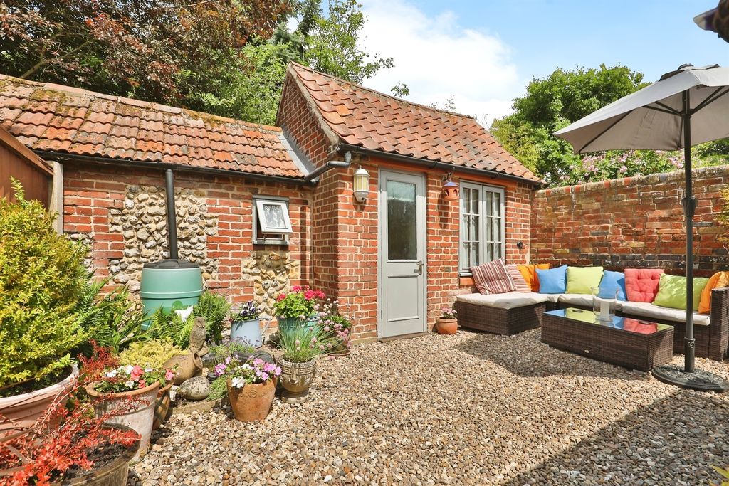 Property photo 3 of 17