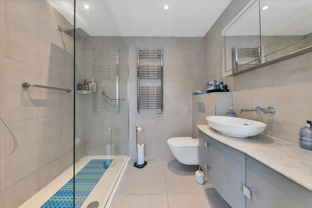 Additional image 14 of 6 bed detached house for saleKings Mill Lane, Great Shelford, Cambridge, Cambridgeshire CB22
