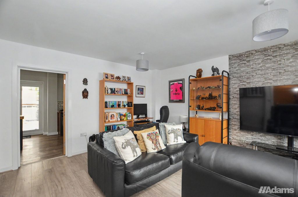 Property photo 3 of 21