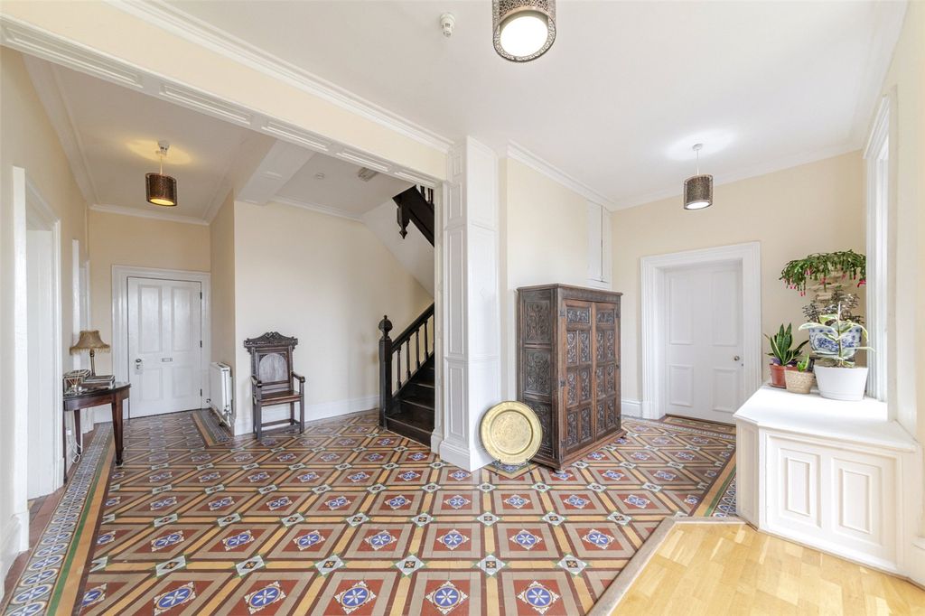 Property photo 2 of 31 Entrance Hallway