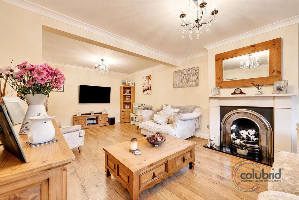 Additional image 5 of 3 bed semi-detached house for saleLong Lane, Grays RM16