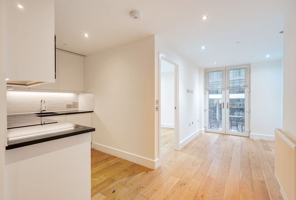 Property photo 2 of 10 1380618-8-6911Ebb...