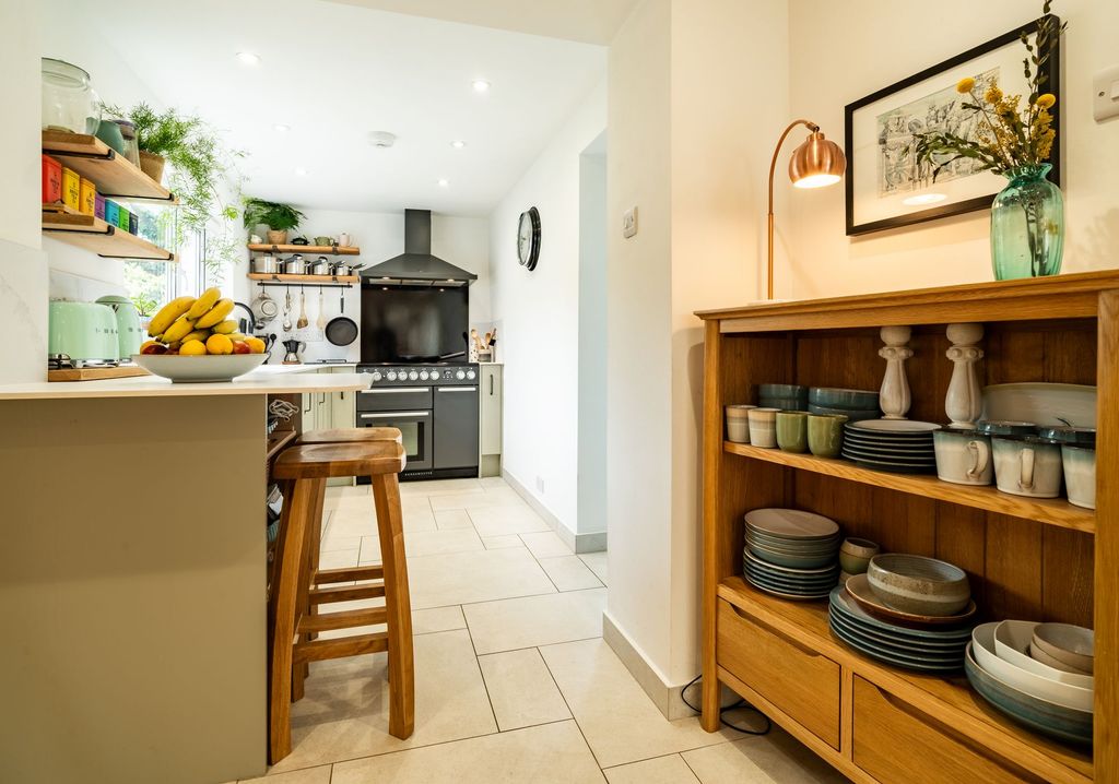 Property photo 3 of 45