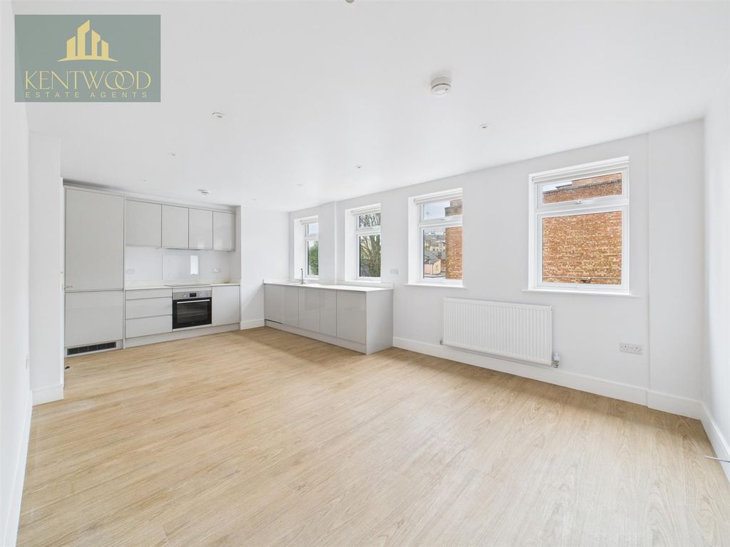 Property photo 2 of 8 Cam01964G0-Pr0069-Still003.Jpg