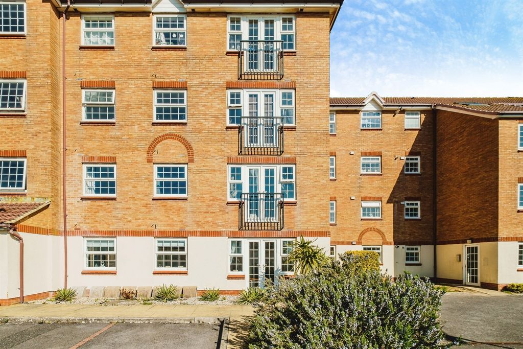 Property photo 2 of 16