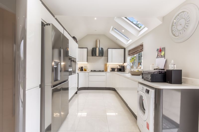 Property photo 3 of 20 Photo 7