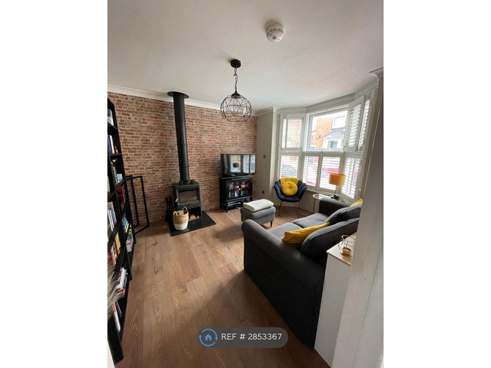 Property photo 3 of 34 Living Room