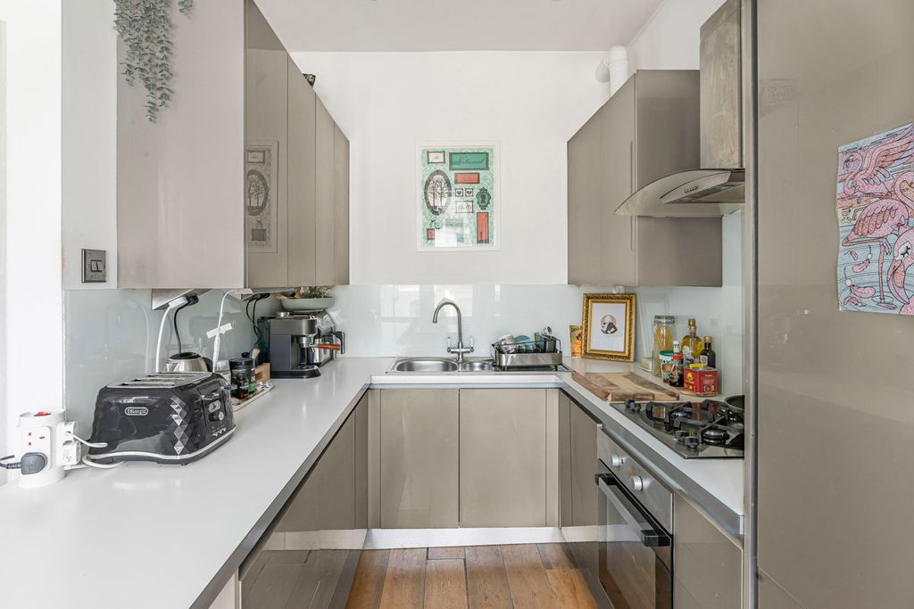 Property photo 3 of 15 Kitchen