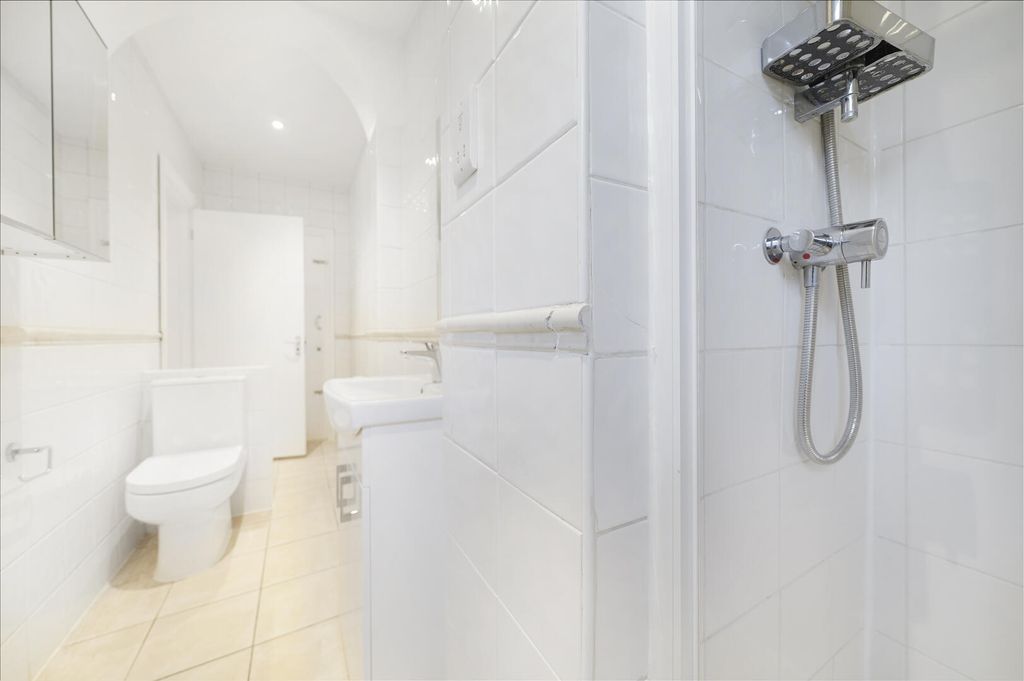 Property photo 3 of 14 Flat 3, 30 Pembridge Square - 7P5W9P06Ruaf1Oqlgkwq