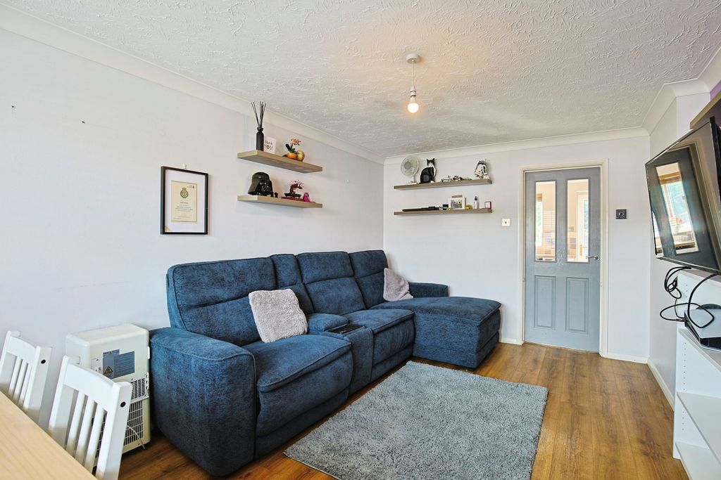 Property photo 3 of 17