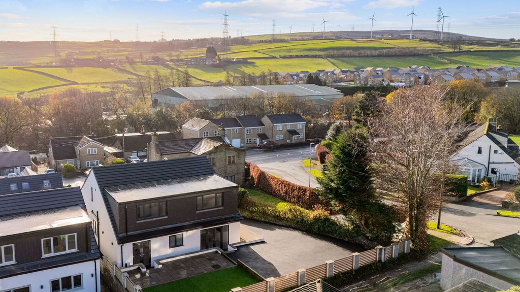 Property photo 2 of 22