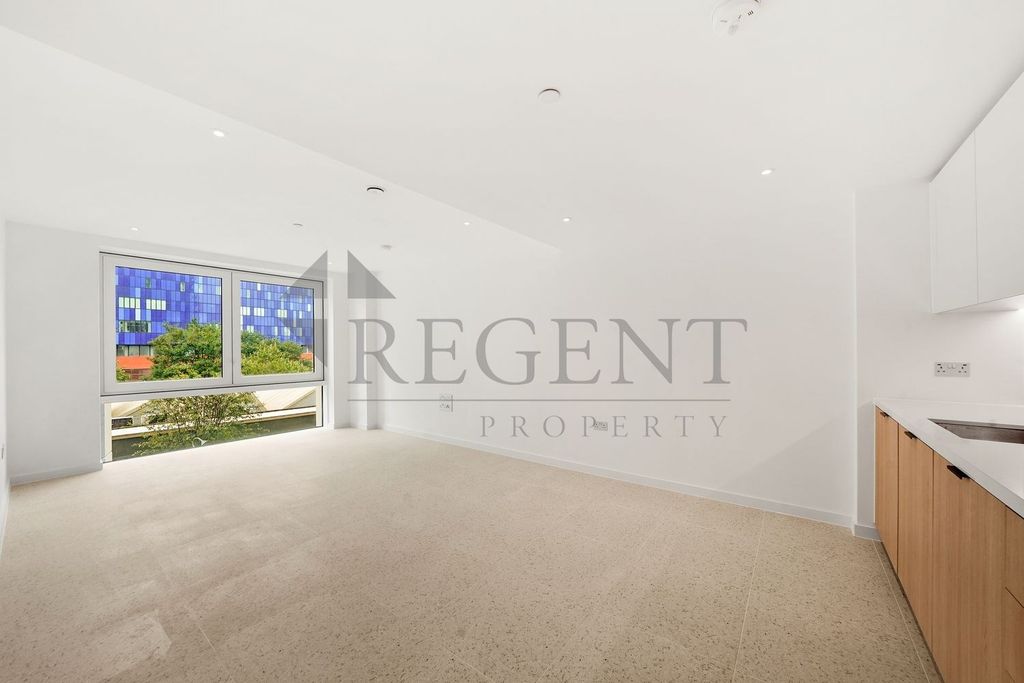 Property photo 1 of 17 Reception