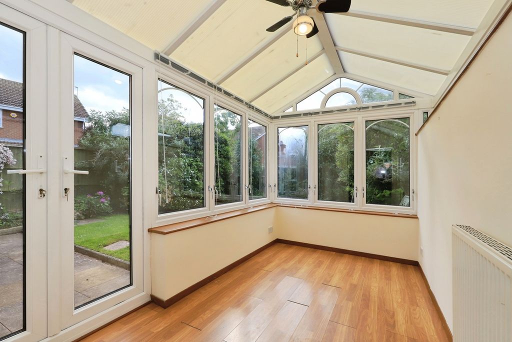 Property photo 3 of 12 Conservatory