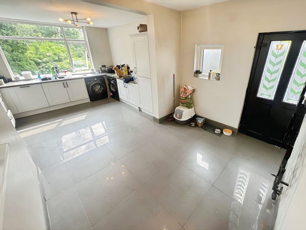 Property photo 2 of 18 Picture No. 16