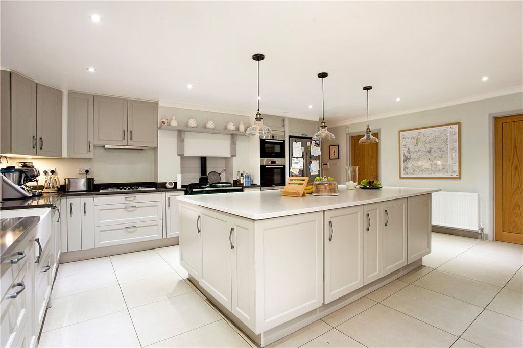 Property photo 2 of 30 Kitchen