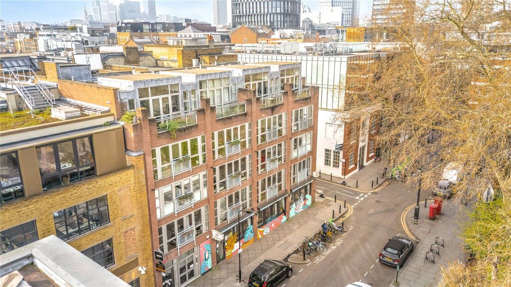 Property photo 2 of 17 External