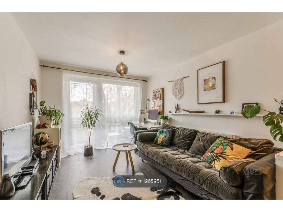 Property photo 1 of 14 Living Room