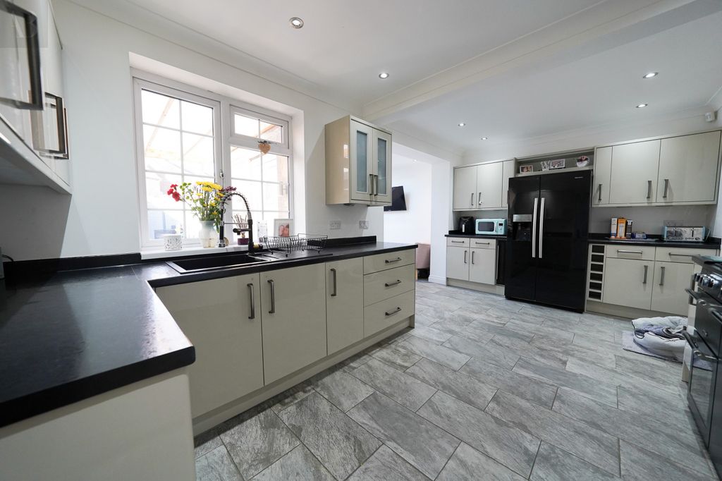 Property photo 2 of 20 Dsc01116