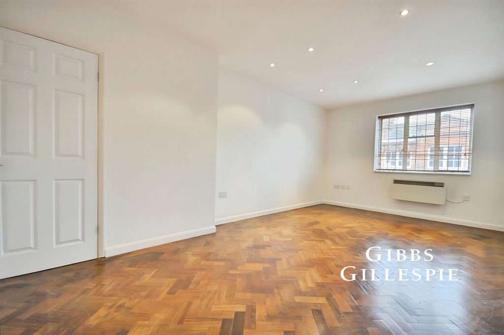 Property photo 3 of 9 Pbox-Img.Jpg